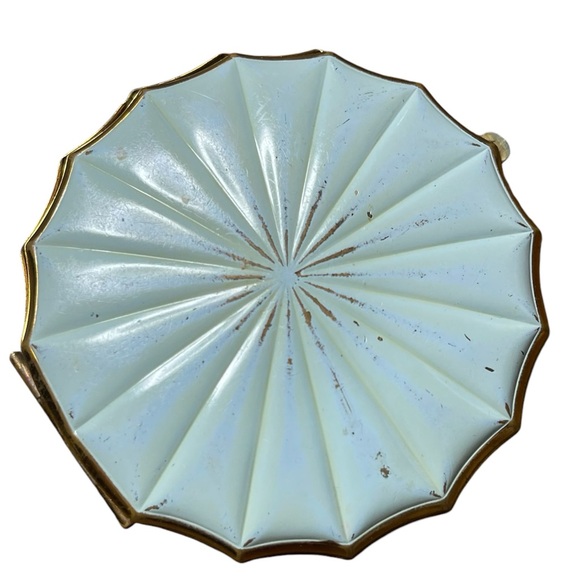 *SOLD* Vintage Elgin Enamel Make Up Compact - Picture 2 of 5